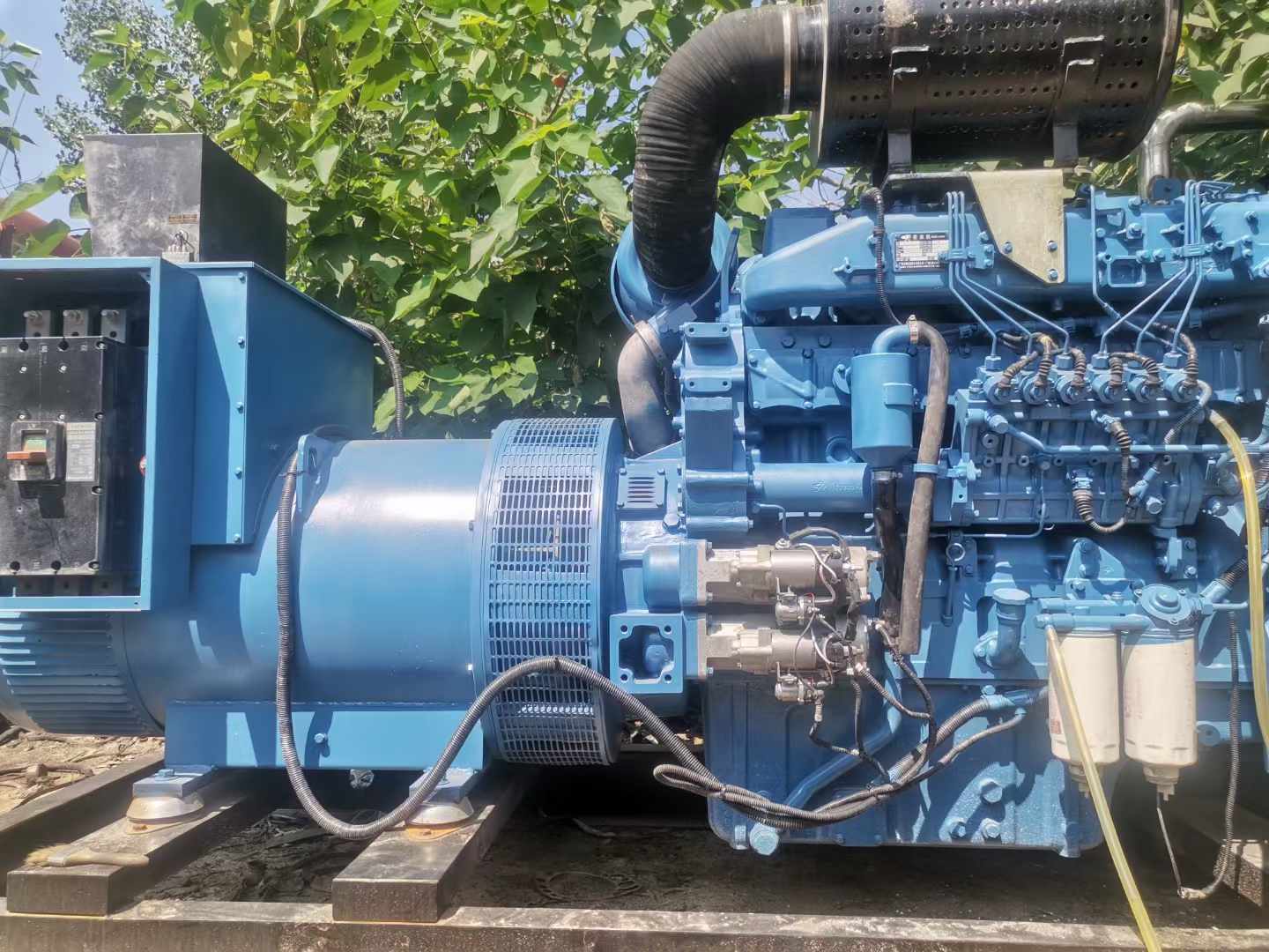 资中详细说明降低 800kW 柴油发电机输出电流波动的方法