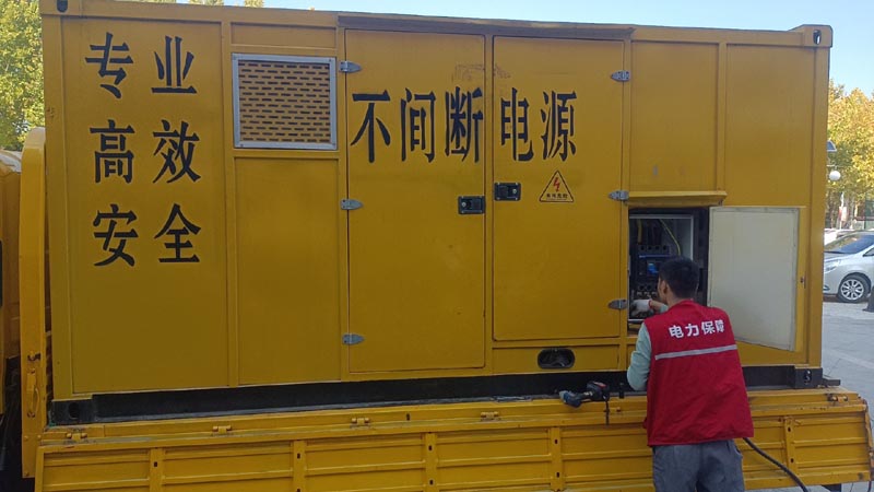 资中柴油发电机组和UPS电源配合使用时，如何避免切换过程中的电力中断？